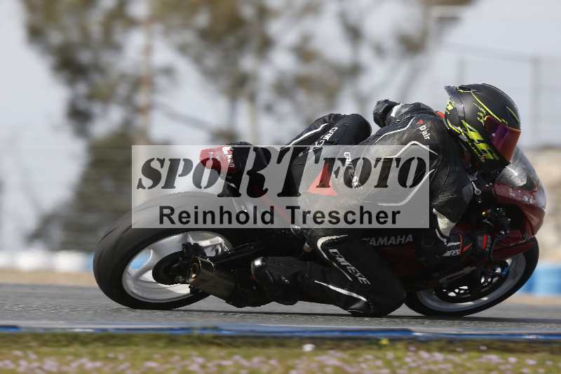 /Archiv-2024/02 29.01.-02.02.2024 Moto Center Thun Jerez/Gruppe rot-red/backside